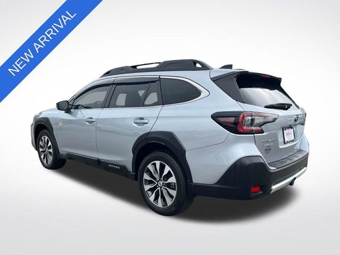 Used 2023 Subaru Outback Limited w/ Popular Package #2 AWD/4WD image 5
