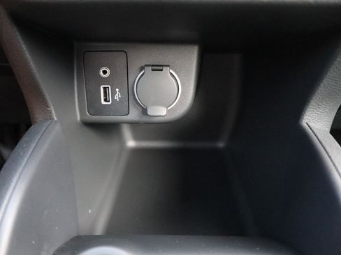 Used 2025 Nissan Kicks Play S image 24