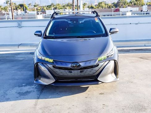 Used 2022 Toyota Prius Prime XLE FWD image 3