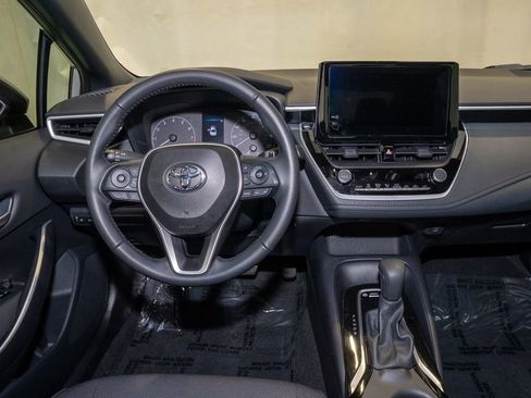 Certified 2025 Toyota Corolla SE image 6