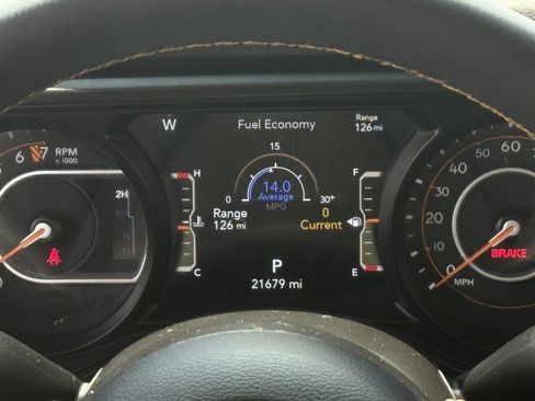Used 2025 Jeep Gladiator Mojave AWD/4WD image 18