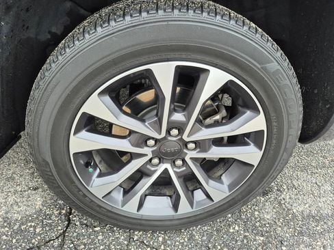 Used 2024 Jeep Grand Cherokee L Overland w/ Trailer Tow Package image 8