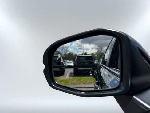 Used 2024 Honda CR-V EX-L image 13