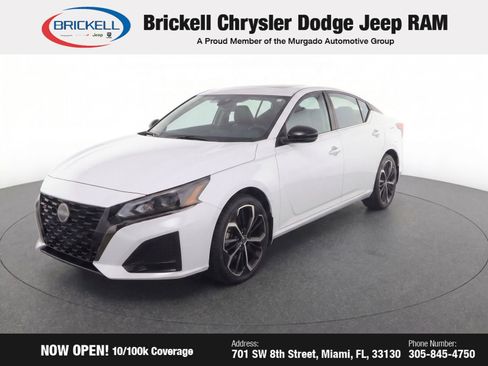 Used 2023 Nissan Altima 2.5 SR w/ SR Premium Package AWD/4WD image 2