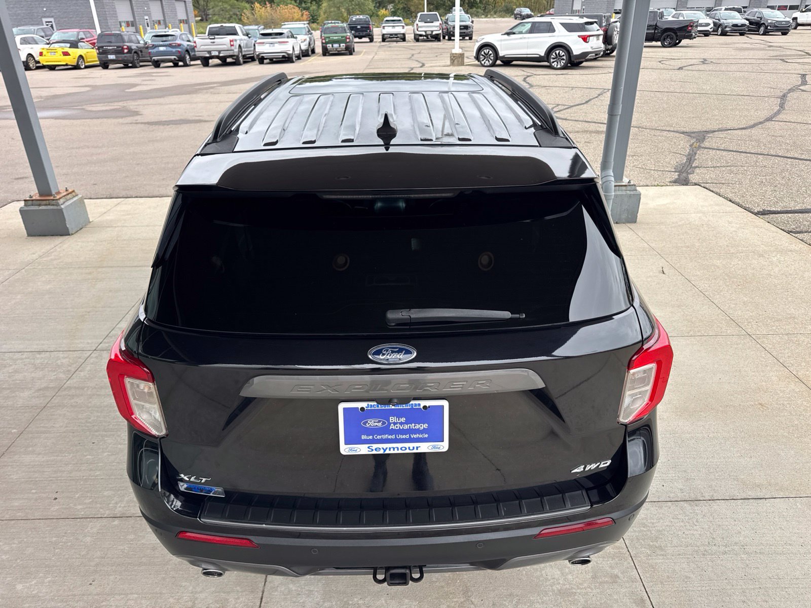 Certified 2021 Ford Explorer XLT w/ Equipment Group 202A AWD/4WD image 7