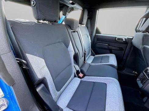 Used 2025 Ford Bronco 4-Door AWD/4WD image 16