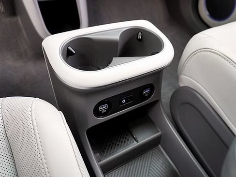 Certified 2024 Hyundai Ioniq 5 Limited RWD image 33