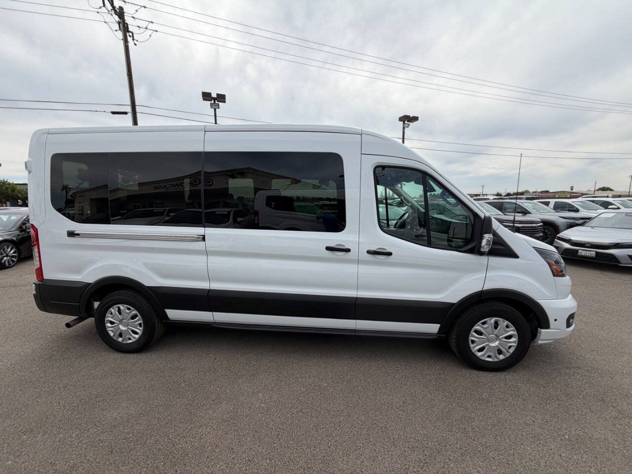 Used 2025 Ford Transit 350 XLT RWD image 5