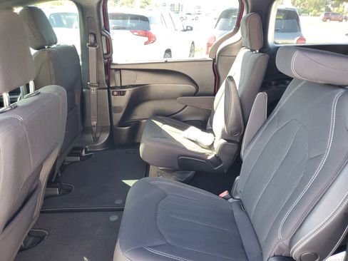 Used 2018 Chrysler Pacifica Touring Plus w/ S Appearance Package image 13