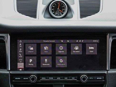 Used 2021 Porsche Macan image 12