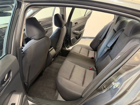 Used 2025 Nissan Altima 2.5 SV FWD image 27