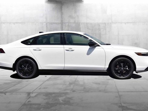 New 2025 Honda Accord SE image 5