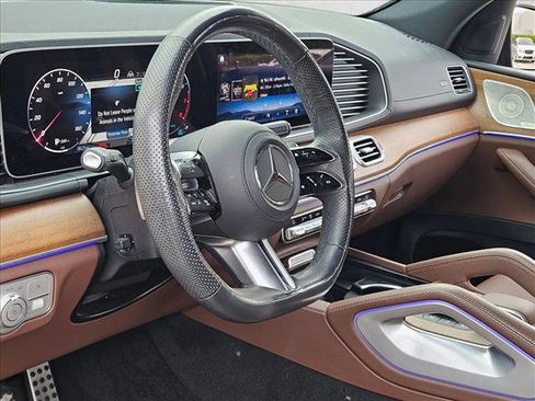 Used 2024 Mercedes-Benz GLS 450 4MATIC image 9