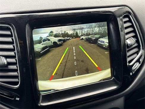 Used 2018 Jeep Compass Limited w/ Navigation Group image 31