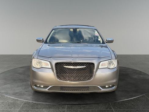 Used 2016 Chrysler 300 C RWD image 2