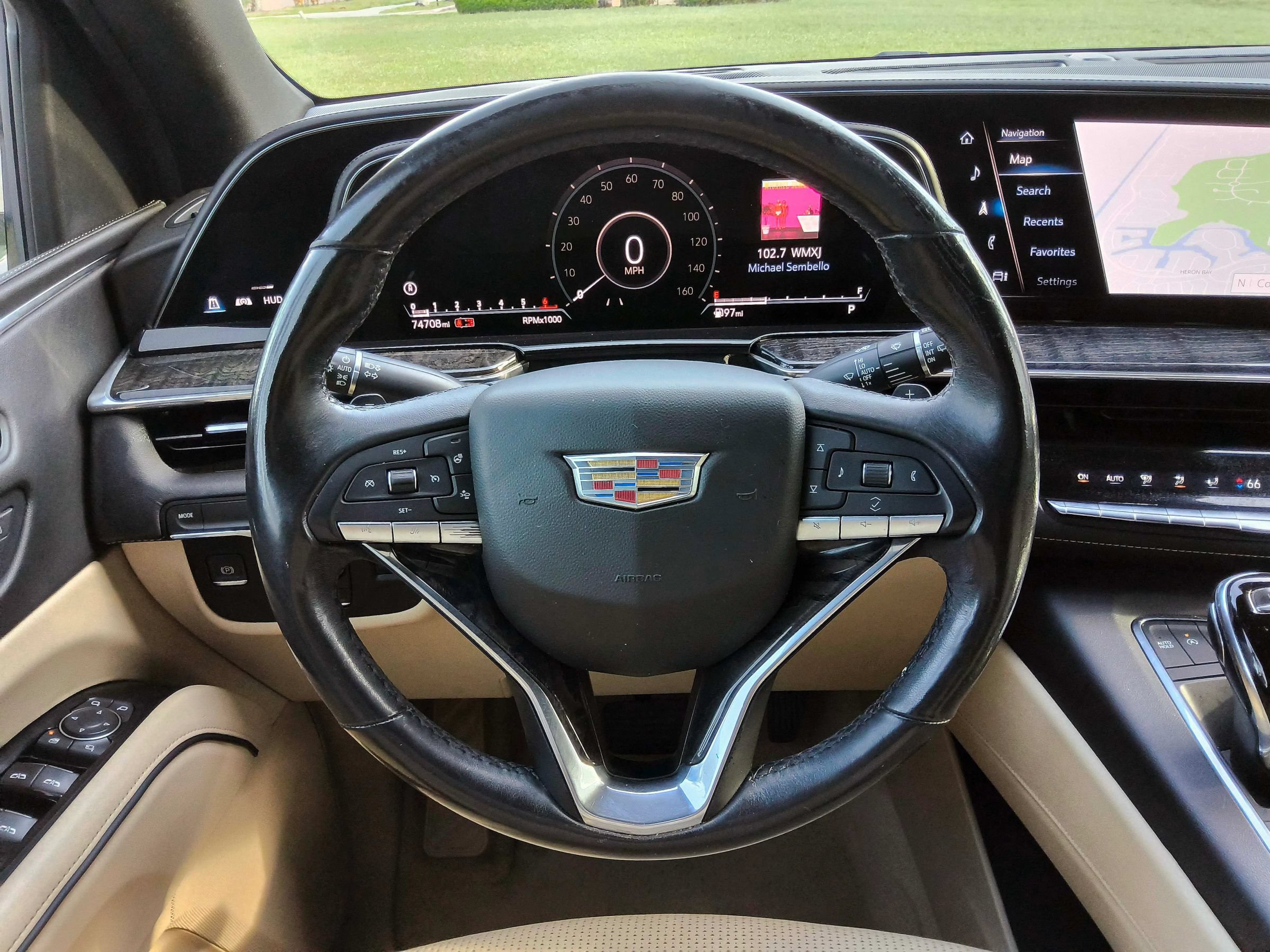 Used 2021 Cadillac Escalade ESV Premium Luxury w/ Performance Package RWD image 9