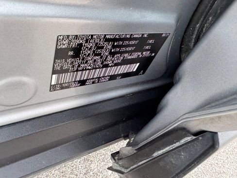 Used 2021 Toyota RAV4 LE image 23