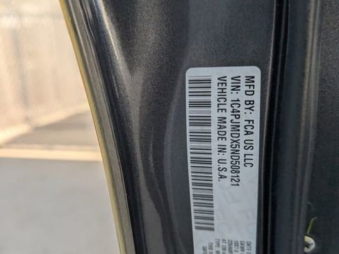 Used 2022 Jeep Cherokee Limited image 43