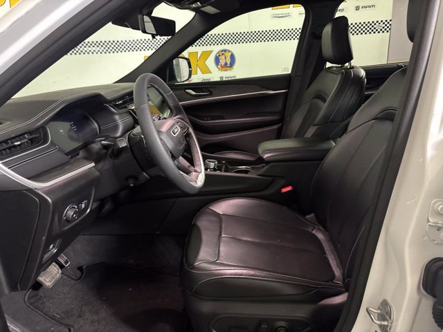 Used 2024 Jeep Grand Cherokee L Limited w/ Luxury Tech Group II AWD/4WD image 10