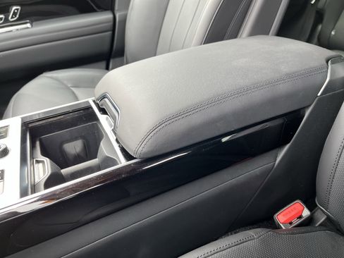 Used 2023 Land Rover Range Rover SE image 27