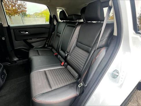 Certified 2025 Nissan Rogue SV w/ Rock Creek Premium Package image 18