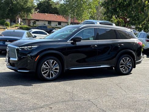 Certified 2026 INFINITI QX60 Luxe w/ Cargo Package FWD image 15