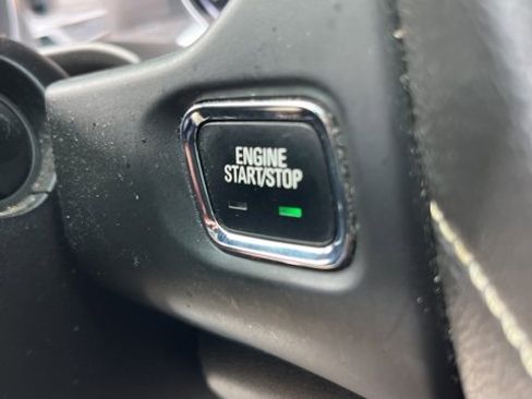 Used 2019 GMC Acadia SLT w/ Black Edition image 20