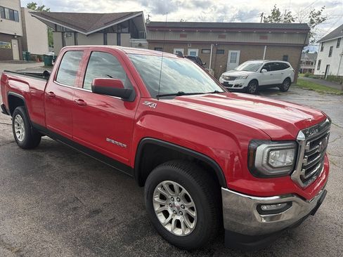 Used 2017 GMC Sierra 1500 SLE w/ SLE Value Package AWD/4WD image 10