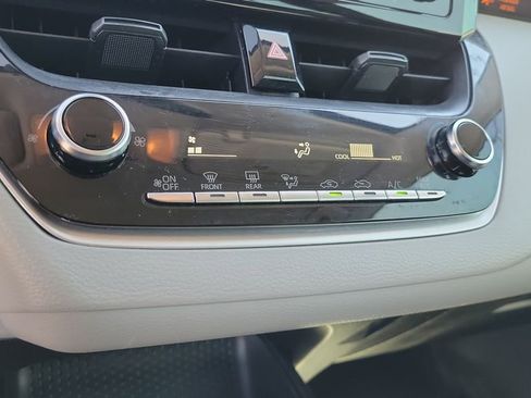 Used 2022 Toyota Corolla L image 23