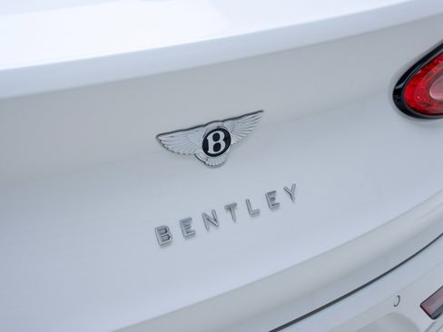 Used 2022 Bentley Bentayga AWD/4WD image 50