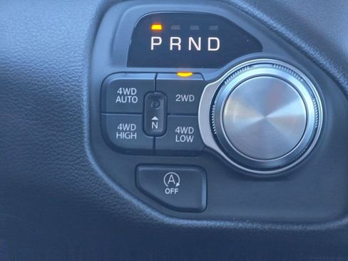 New 2026 RAM 1500 Laramie AWD/4WD image 18