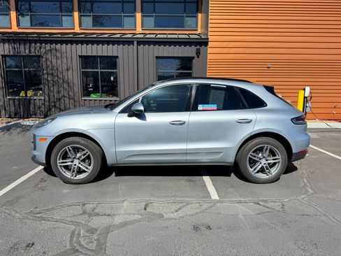 Used 2019 Porsche Macan AWD/4WD image 2