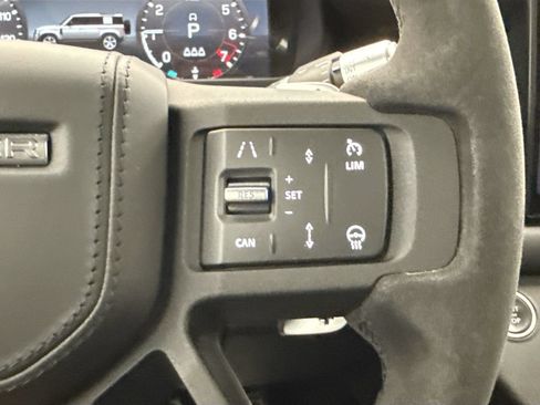 Used 2022 Land Rover Defender 110 V8 AWD/4WD image 12
