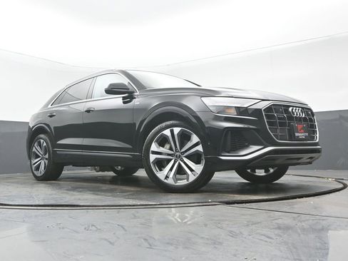 Used 2021 Audi Q8 Prestige w/ Prestige Package image 27