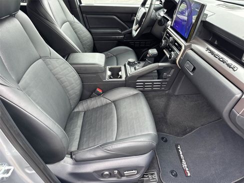 Used 2024 Toyota Tacoma TRD Sport w/ TRD Sport Premium Package AWD/4WD image 15