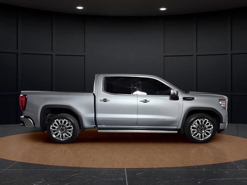 Used 2025 GMC Sierra 1500 Denali Ultimate AWD/4WD image 6