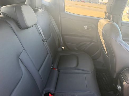 Used 2020 Jeep Renegade Altitude AWD/4WD image 90