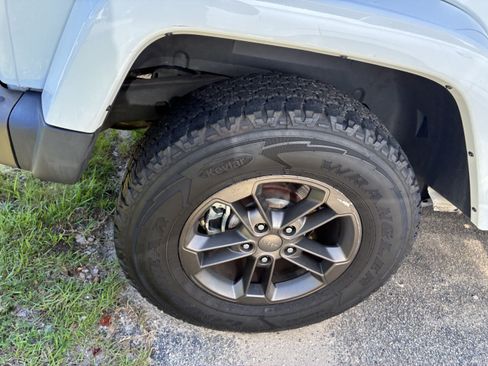 Used 2016 Jeep Wrangler Unlimited Sahara AWD/4WD image 9