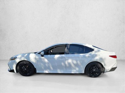 Used 2025 Toyota Camry SE w/ Convenience Package FWD image 8