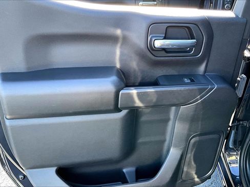 Certified 2023 Chevrolet Silverado 1500 Custom image 12