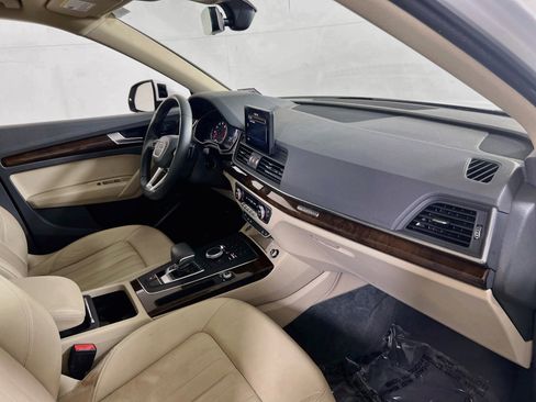 Used 2019 Audi Q5 2.0T Premium w/ Convenience Package AWD/4WD image 29