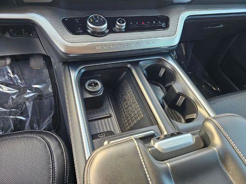 Certified 2025 Ford Expedition Max Platinum image 26