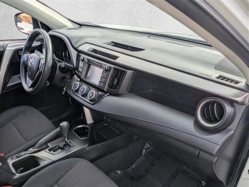 Used 2016 Toyota RAV4 LE image 18