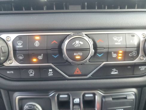 Used 2025 Jeep Gladiator Sport AWD/4WD image 30