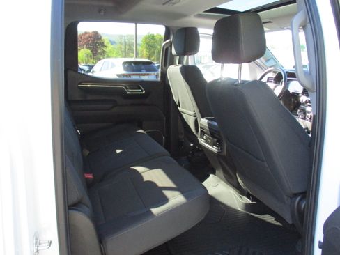Used 2025 Chevrolet Silverado 1500 LT Trail Boss w/ Convenience Package II AWD/4WD image 14