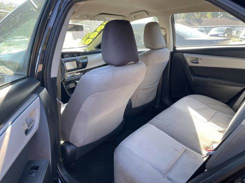 Used 2015 Toyota Corolla LE image 11