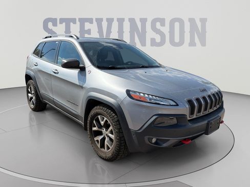 Used 2015 Jeep Cherokee Trailhawk w/ Comfort/Convenience Group AWD/4WD image 7