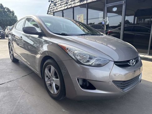 Used 2013 Hyundai Elantra GLS FWD image 2