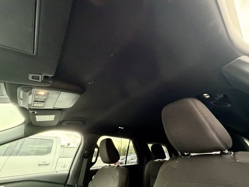 Used 2020 Ford Explorer XLT image 21