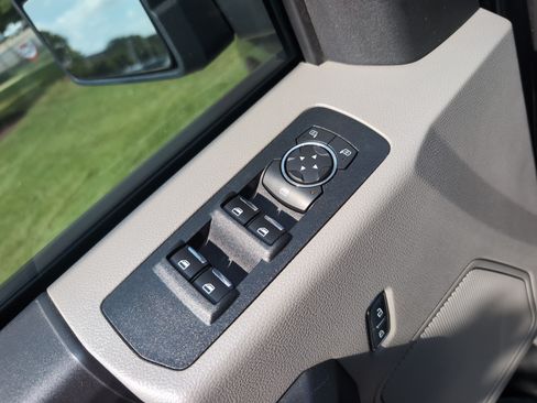 Used 2019 Ford F150 XL w/ Equipment Group 101A Mid AWD/4WD image 15